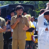 Warga Desa Tanamon Demo Hukum Tua di DPMD Minsel.