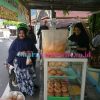 Penjual Kue Raup Keuntungan Ratusan Ribu Perhari
