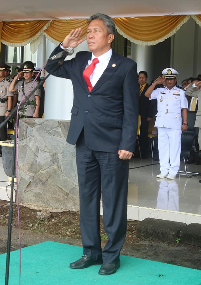 Wakil Bupati Franky D.Wongkar,SH,menjadi Inspektur Upacara (IRUP) Pada Upacara Peringatan Hari jadi Kabupaten Minahasa Selatan(Minsel) Ke-16 Tahun